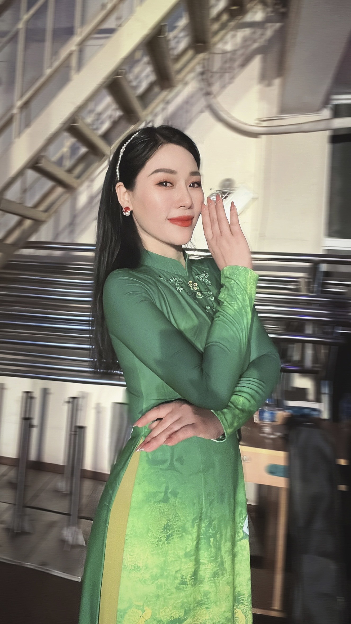 Hậu trường