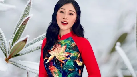 Thượng tá, NSƯT Hương Giang: Hơn 30 năm "nặng lòng" với âm nhạc Việt