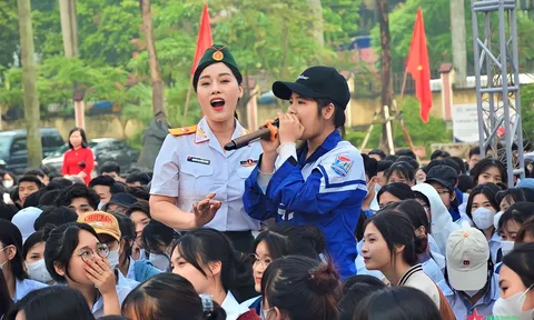 Điều ít biết về Thượng tá, NSƯT Hương Giang - cháu ruột nhạc sĩ An Thuyên